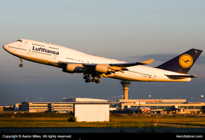 Photo of D-ABTL - Lufthansa Boeing 747-400 at YYZ on AeroXplorer Aviation Database