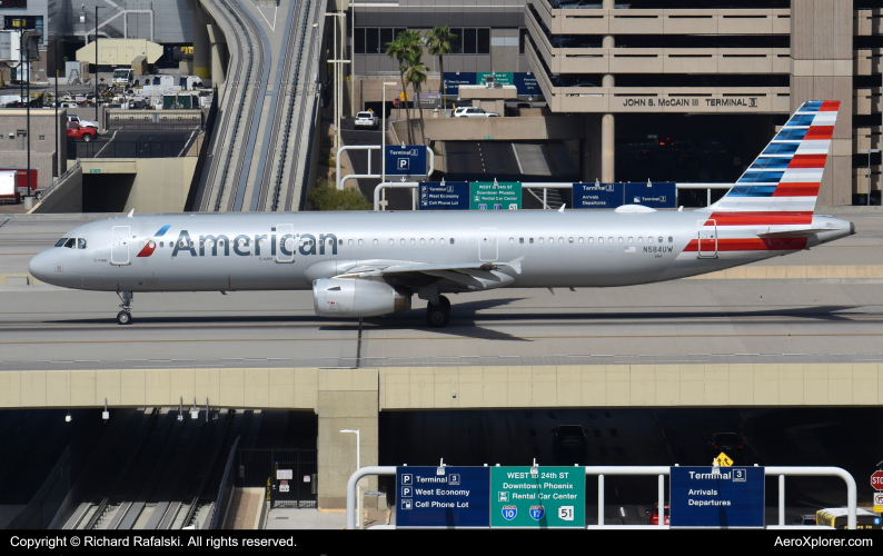 Photo of N584UW - American Airlines Airbus A321-200 at PHX on AeroXplorer Aviation Database