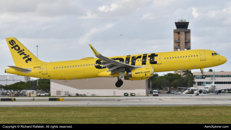 Photo of N669NK - Spirit Airlines Airbus A321-200 at FLL on AeroXplorer Aviation Database