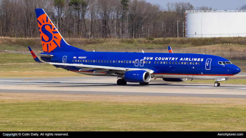 Photo of N825SY - Sun Country Airlines Boeing 737-800 at CLT on AeroXplorer Aviation Database