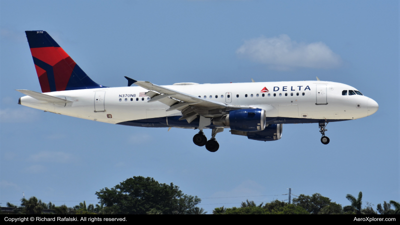 Photo of N370NB - Delta Airlines Airbus A319 at FLL on AeroXplorer Aviation Database