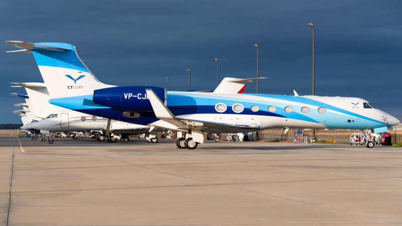 Photo of VP-CJM - PRIVATE Gulfstream G550 at SAV on AeroXplorer Aviation Database