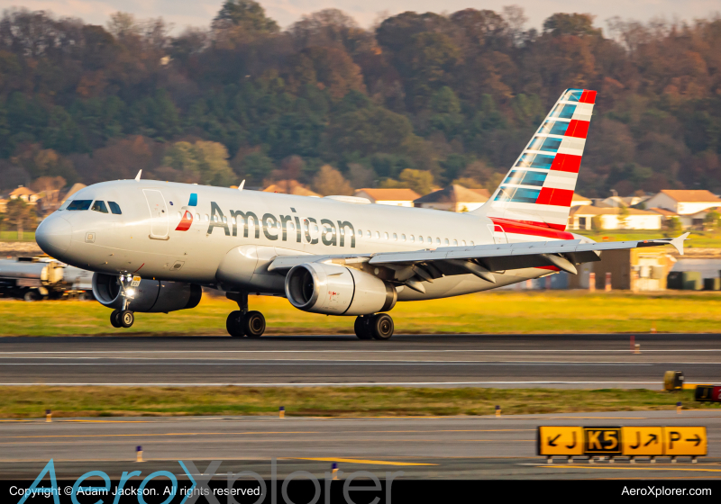 Photo of N831AW - American Airlines Airbus A319 at DCA on AeroXplorer Aviation Database