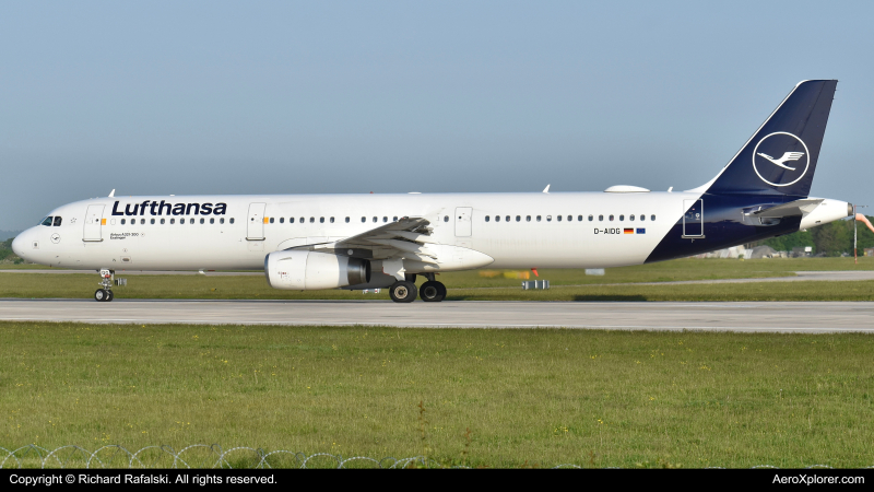 Photo of D-AIDG - Lufthansa Airbus A321-200 at MAN on AeroXplorer Aviation Database