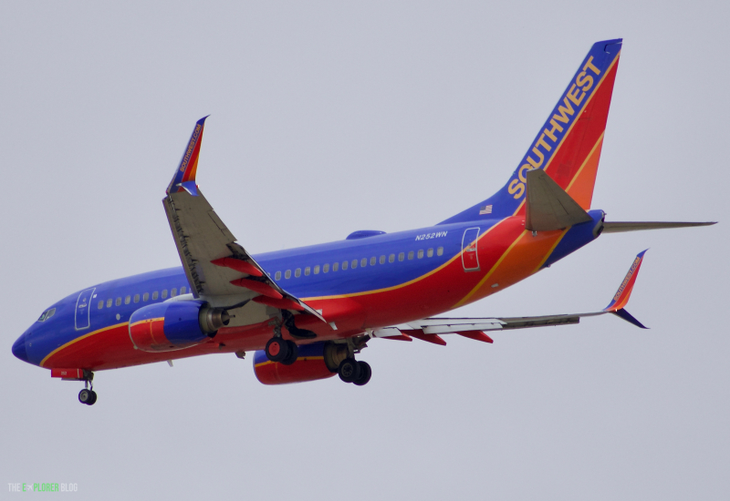 Photo of N252WN - Southwest Airlines Boeing 737-700 at DEN on AeroXplorer Aviation Database