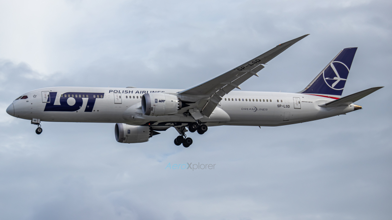 Photo of SP-LSD - LOT Polish Airlines Boeing 787-9 at SIN on AeroXplorer Aviation Database