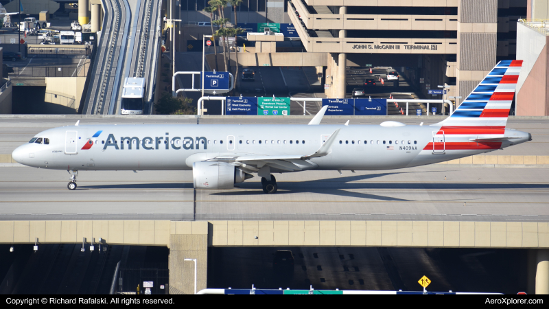 Photo of N409AA - American Airlines Airbus A321NEO at PHX on AeroXplorer Aviation Database