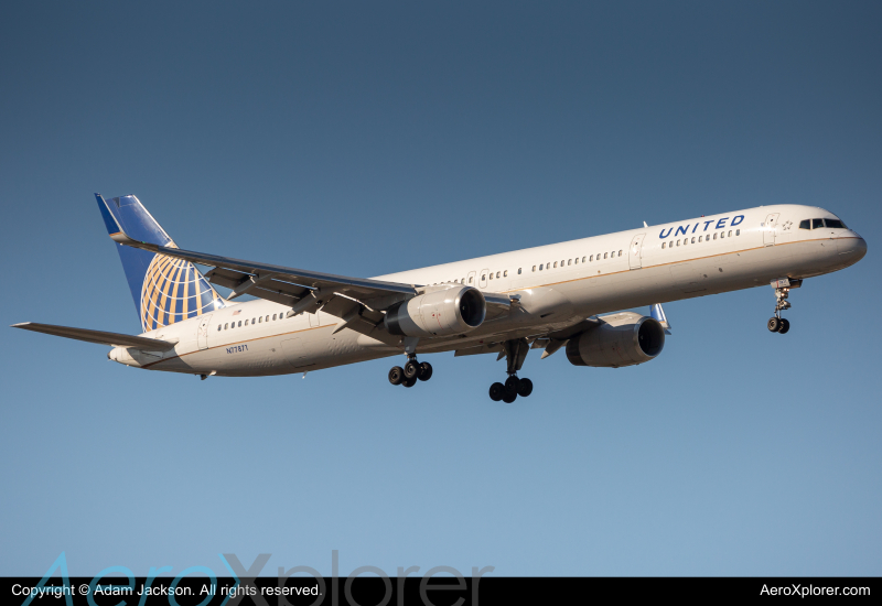 Photo of N77871 - United Airlines Boeing 757-300 at BWI on AeroXplorer Aviation Database