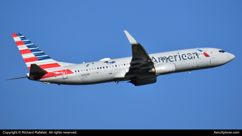 Photo of N985NN - American Airlines Boeing 737-800 at MCO on AeroXplorer Aviation Database