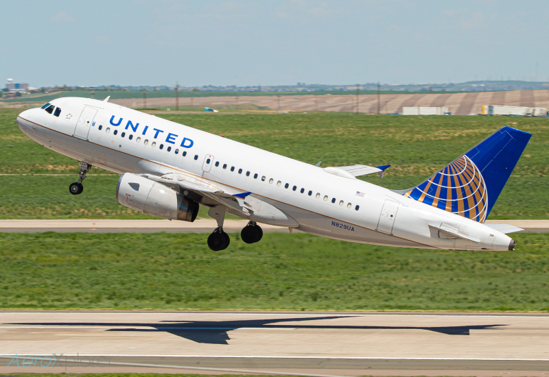 Photo of N829UA - United Airlines Airbus A319 at DEN on AeroXplorer Aviation Database