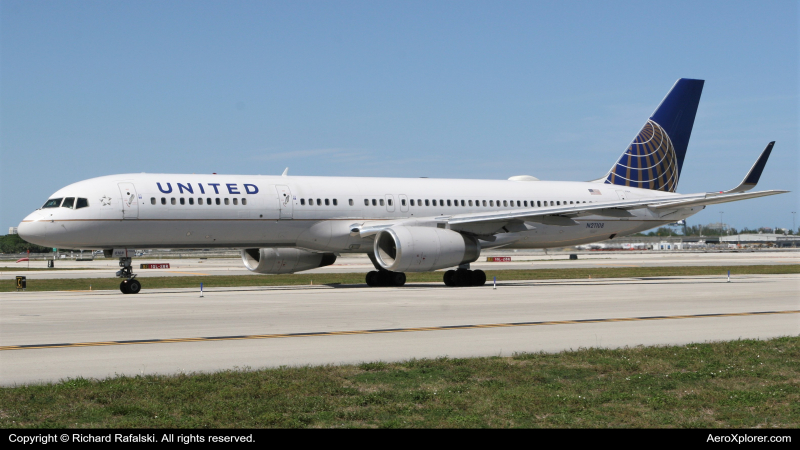 Photo of N21108 - United Airlines Boeing 757-200 at FLL on AeroXplorer Aviation Database