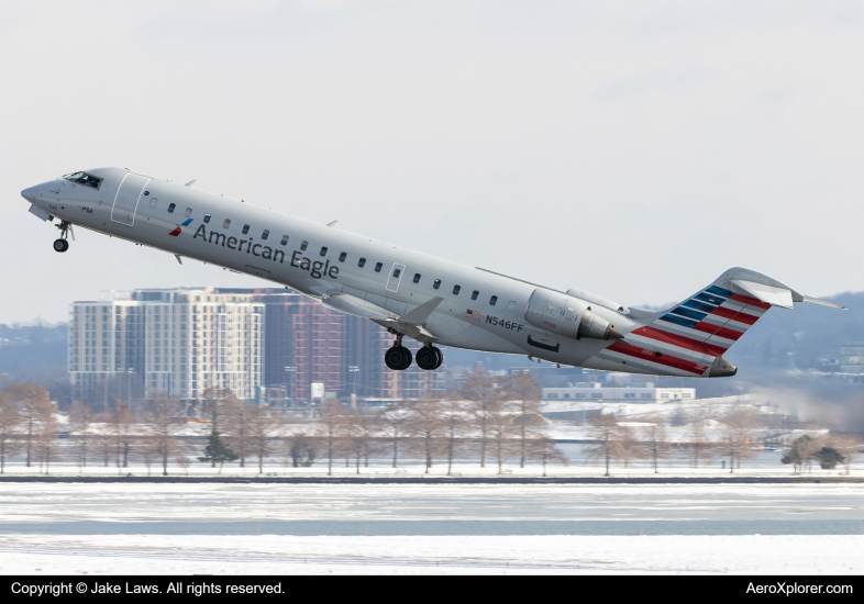 Photo of N546FF - American Eagle Mitsubishi CRJ-700 at DCA on AeroXplorer Aviation Database