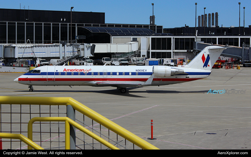 Photo of N901EV - American Eagle Mitsubishi CRJ-200 at ORD on AeroXplorer Aviation Database