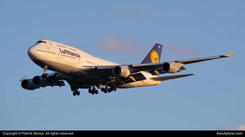 Photo of D-ABVU - Lufthansa Boeing 747-400 at MCO on AeroXplorer Aviation Database