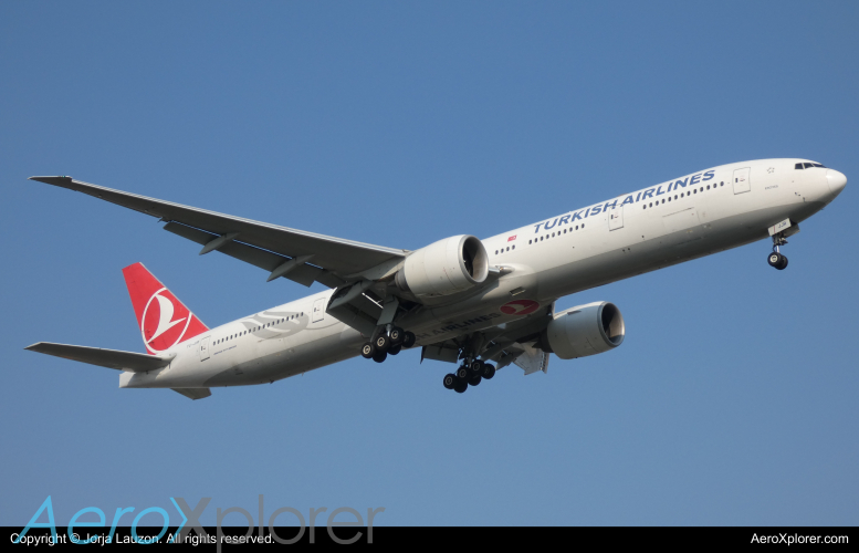 Photo of TC-JJR - Turkish Airlines Boeing 777-300ER at YYZ on AeroXplorer Aviation Database