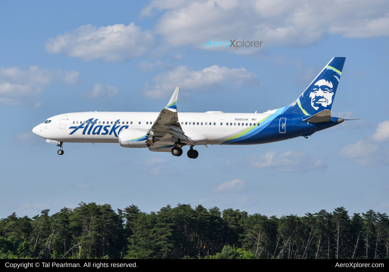 Photo of N985AK - Alaska Airlines Boeing 737 MAX 9 at BWI on AeroXplorer Aviation Database
