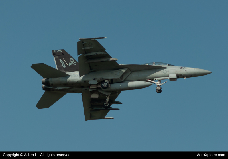 Photo of 166460 - USN - United States Navy Boeing F/A-18E/F Super Hornet at BIL on AeroXplorer Aviation Database