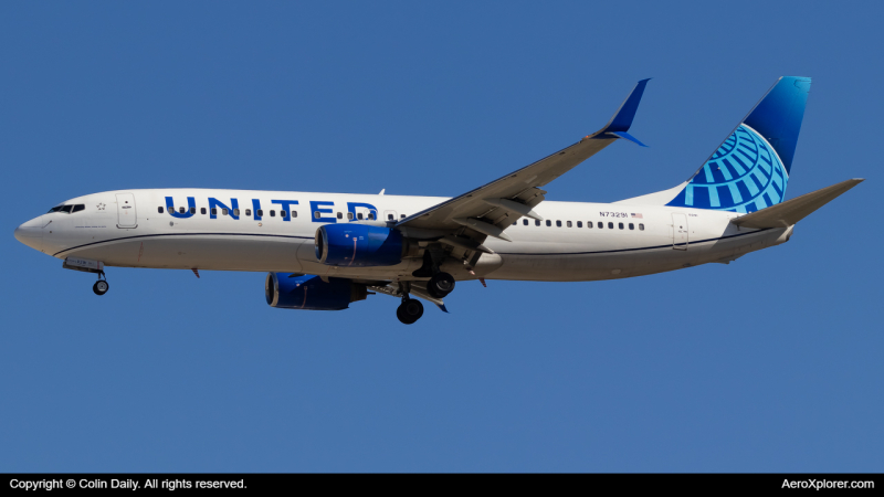 Photo of N73291 - United Airlines Boeing 737-800 at IAH on AeroXplorer Aviation Database