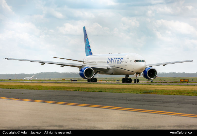 Photo of N795UA - United Airlines Boeing 777-200ER at IAD on AeroXplorer Aviation Database