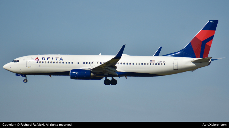 Photo of N3755D - Delta Airlines Boeing 737-800 at ATL on AeroXplorer Aviation Database
