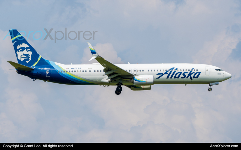 Photo of N407AS - Alaska Airlines Boeing 737-900ER at KCHS on AeroXplorer Aviation Database