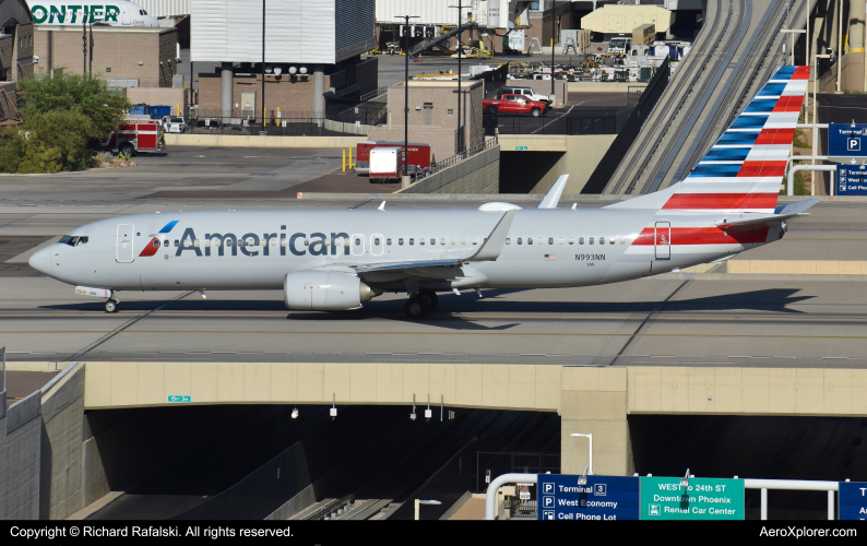 Photo of N993NN - American Airlines Boeing 737-800 at PHX on AeroXplorer Aviation Database