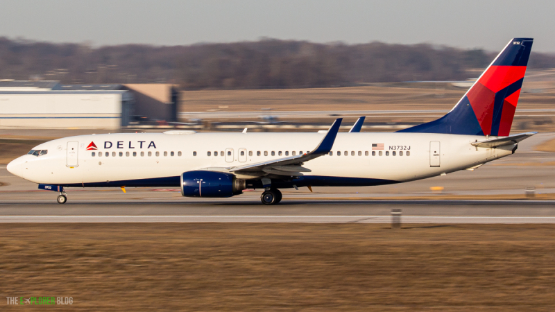 Photo of N3732J - Delta Airlines Boeing 737-800 at CVG on AeroXplorer Aviation Database