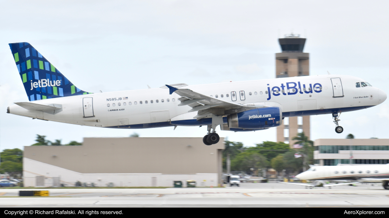 Photo of N585JB - JetBlue Airways Airbus A320 at FLL on AeroXplorer Aviation Database