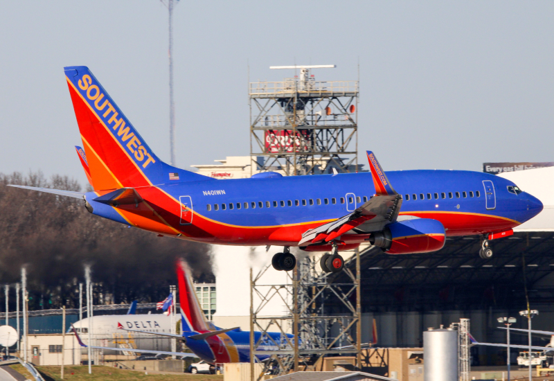 Photo of N401WN - Southwest Airlines Boeing 737-700 at ATL on AeroXplorer Aviation Database