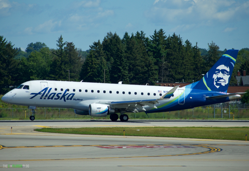 Photo of N198SY - SkyWest Airlines Embraer E175 at MSP on AeroXplorer Aviation Database