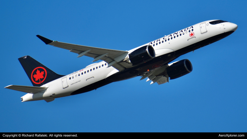 Photo of C-GTZH - Air Canada Airbus A220-300 at MCO on AeroXplorer Aviation Database