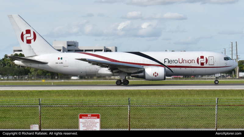 Photo of XA-LRC - AeroUnion Boeing 767-200F at MIA on AeroXplorer Aviation Database