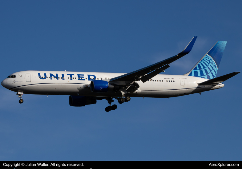 Photo of N659UA - United Airlines Boeing 767-300 at IAD on AeroXplorer Aviation Database