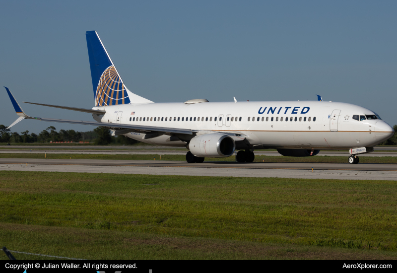 Photo of N76502 - United Airlines Boeing 737-800 at MCO on AeroXplorer Aviation Database
