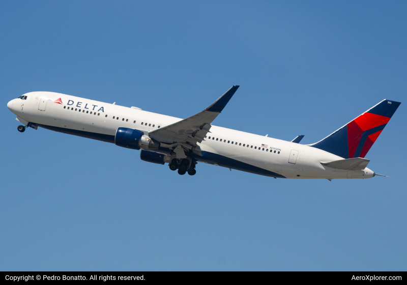 Photo of N195DN - Delta Airlines Boeing 767-300 at SFO on AeroXplorer Aviation Database