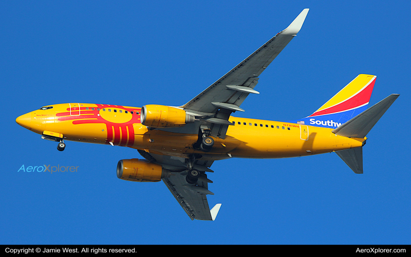 Photo of N781WN - Southwest Airlines Boeing 737-700 at OAK on AeroXplorer Aviation Database