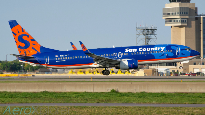 Photo of N822SY - Sun Country Airlines Boeing 737-800 at MSP on AeroXplorer Aviation Database