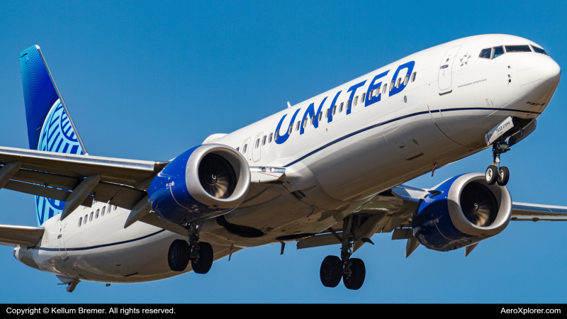 Photo of N47533 - United Airlines Boeing 737 MAX 9 at IAD on AeroXplorer Aviation Database