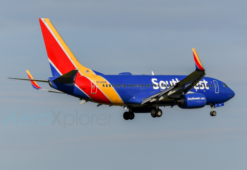 Photo of N758SW - Southwest Airlines Boeing 737-700 at MHT on AeroXplorer Aviation Database