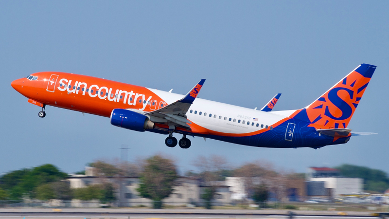 Photo of N833SY - Sun Country Airlines Boeing 737-800 at MSP on AeroXplorer Aviation Database