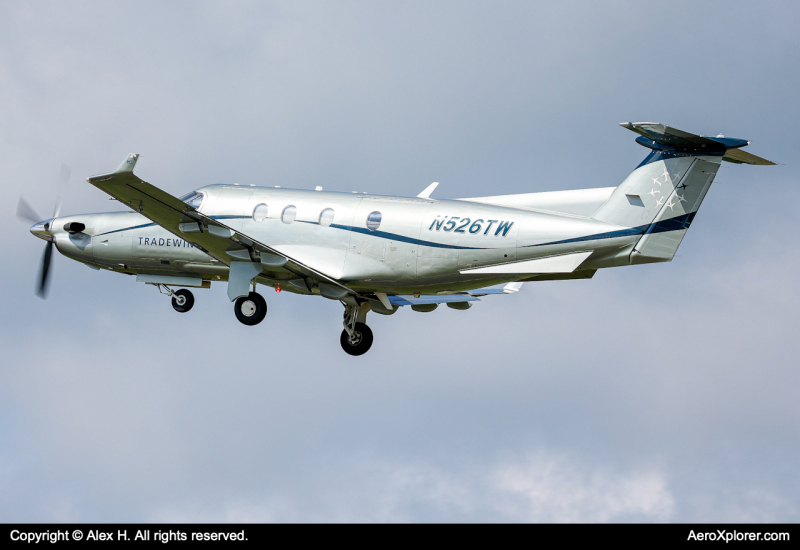 Photo of N526TW - Tradewind Pilatus PC-12 at OXC on AeroXplorer Aviation Database