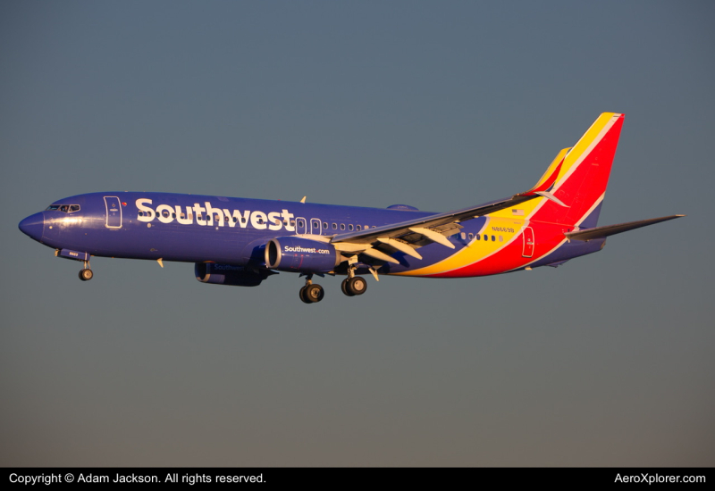 Photo of N8669B - Southwest Airlines Boeing 737-800 at BWI on AeroXplorer Aviation Database