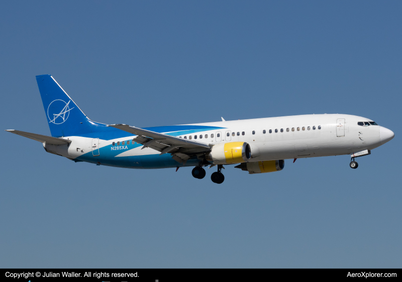 Photo of N285XA - Swift Air Boeing 737-400 at MIA on AeroXplorer Aviation Database