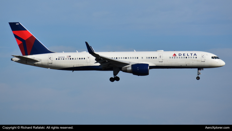 Photo of N819DX - Delta Airlines Boeing 757-200 at ATL on AeroXplorer Aviation Database