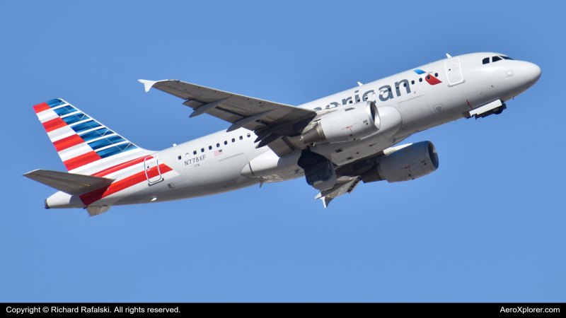 Photo of N778XF - American Airlines Airbus A319 at PHX on AeroXplorer Aviation Database