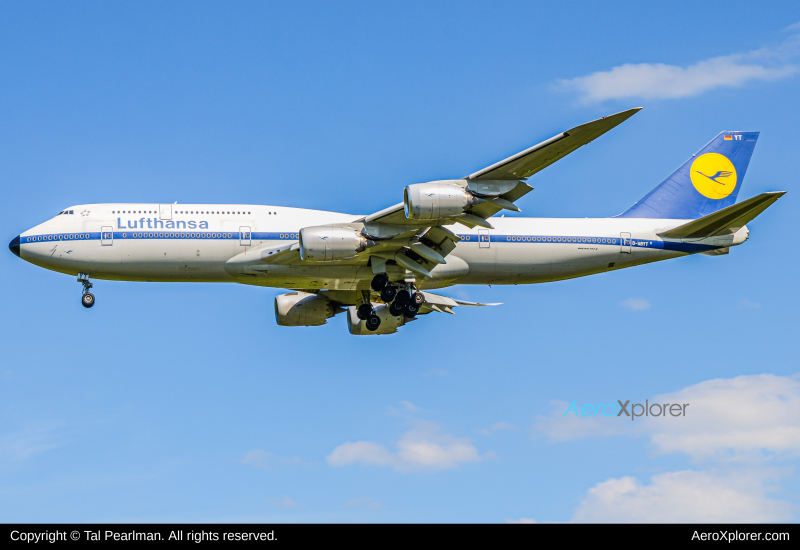 Photo of D-ABYT - Lufthansa Boeing 747-8i at IAD on AeroXplorer Aviation Database