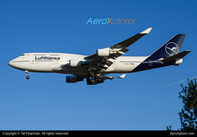 Photo of D-ABVY - Lufthansa Boeing 747-400 at IAD on AeroXplorer Aviation Database