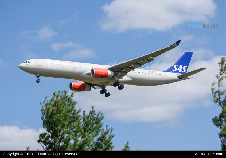 Photo of SE-REH - Scandinavian Airlines Airbus A330-300 at IAD on AeroXplorer Aviation Database