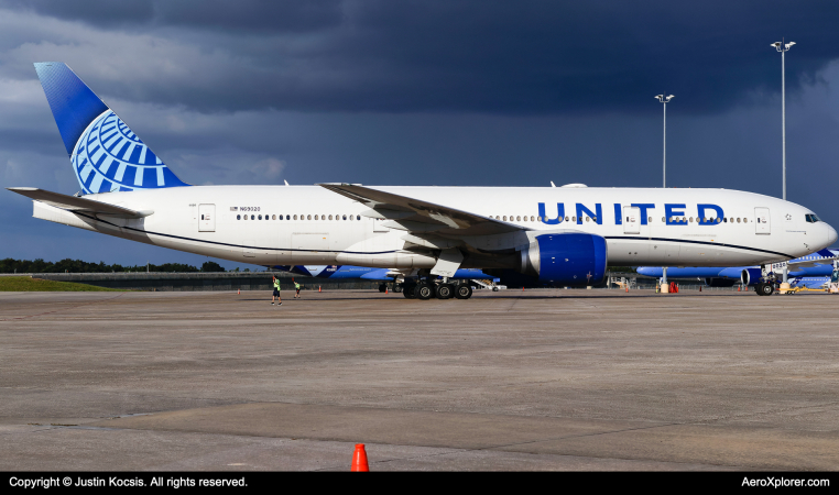 Photo of N69020 - United Airlines Boeing 777-200ER at TPA on AeroXplorer Aviation Database