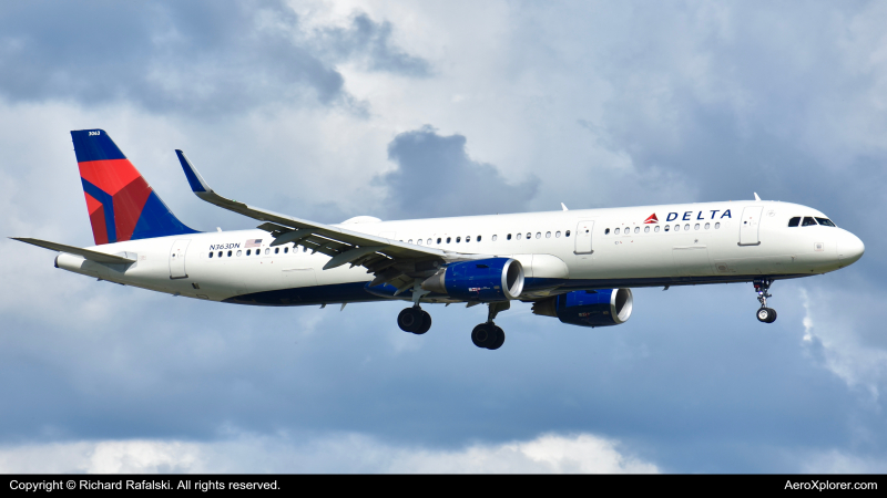 Photo of N363DN - Delta Airlines Airbus A321-200 at MCO on AeroXplorer Aviation Database